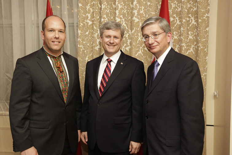 L. to R.: Paul Grod, National President, Ukrainian Canadian Congress, Prime Minister of Canada, The Rt. Hon. Stephen Harper, Eugene Czolij, President, Ukrainian World Congress